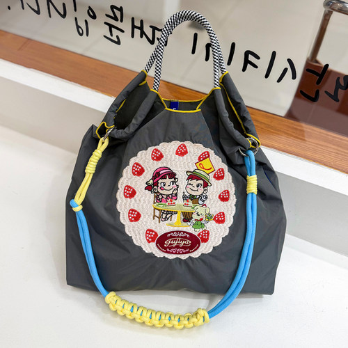 斜挎包大容量女高级感百搭大气旅行便携刺绣ball chain环保购物袋