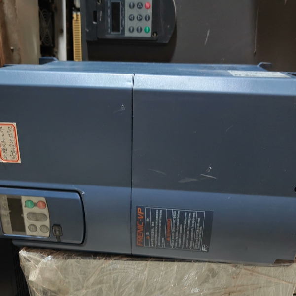 富士变频器FRN3OF1S-4C功率30kw 380v 成色【议价】