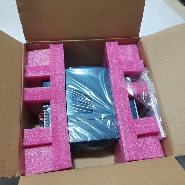 【顺庆】R88D-1SN08H-ECT欧姆龙驱动器，全新未使用过，仅【议价