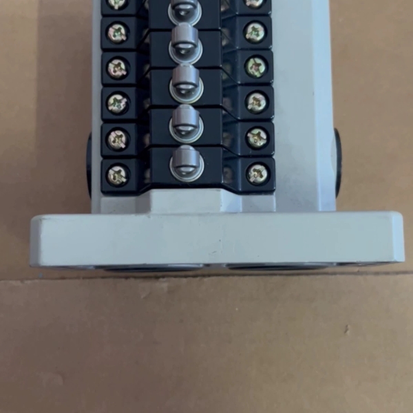 【顺庆】#Omron/欧姆龙 行程开关 6VB Q3-1N 全新没包【议价】