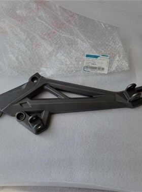 春风650NKCF40s0nk搁脚架脚踏连接板搁脚支撑三脚架搁脚