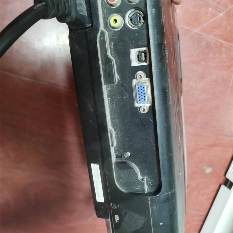 极速新品EB-C35X投影机x 实物图拍摄成色如图,3000流明