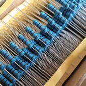 w51R 0.1R 极速MF金属膜电阻2W 330R 10欧 100R 820欧 22R 470R