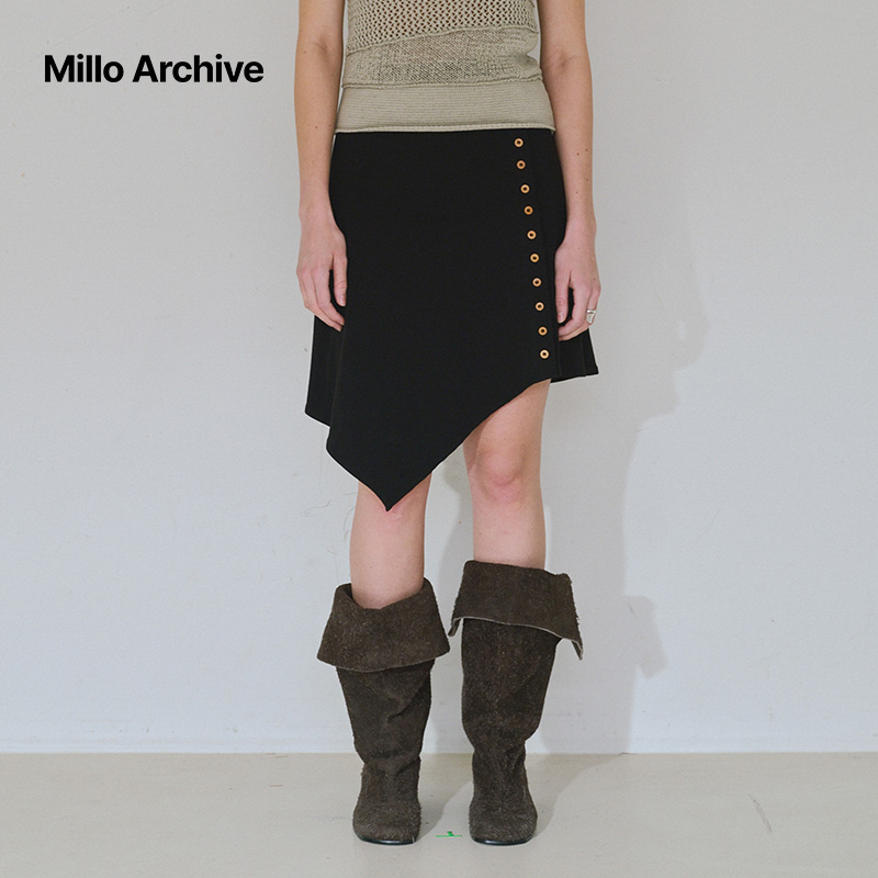 Millo Archive2025新款纽扣半身裙不对称设计低腰时尚纯色A字裙
