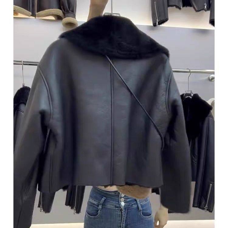 炸街范短款机车服别致韩系黑色皮毛一体羊羔毛外套女早秋