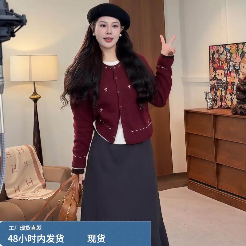 大码女装新年红色毛衣针织开衫秋冬季胖mm显瘦宽松长袖设计感上衣