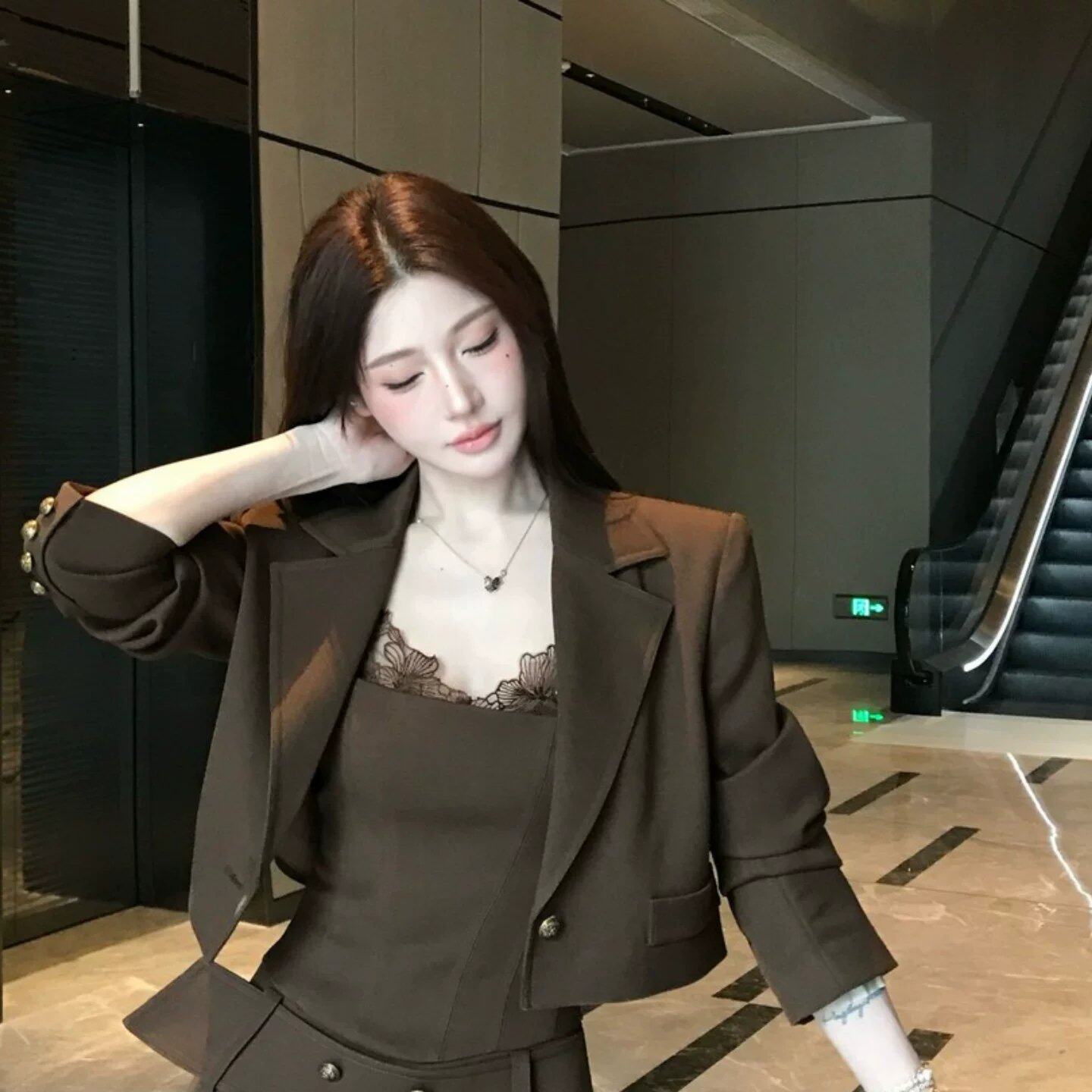 纯欲穿搭套装女秋季御姐轻熟高知西装外套蕾丝包臀连衣短裙子