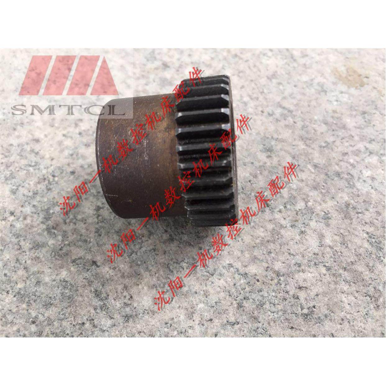 大连机床CD6140车床 齿轮Z32 牙M1 内孔2 0高L27