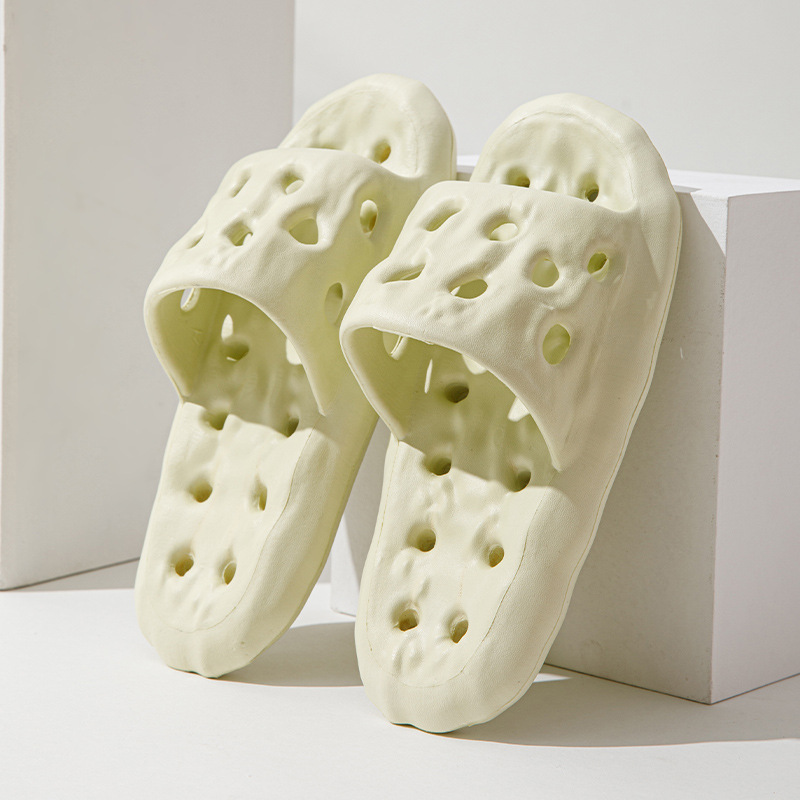 浴室拖鞋女夏季新款居家漏水防滑