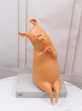 现代简约样板间儿童房书房抽象小猪桌面雕塑摆件创意X软装工艺饰