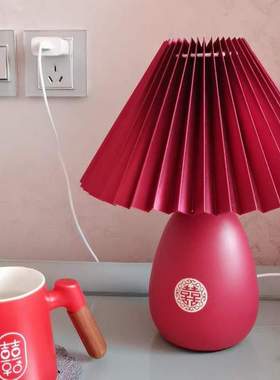 婚房红色新娘陪嫁灯喜庆浪漫长明灯卧室结婚床头调光台灯led喜灯