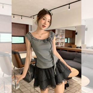 2026夏季新款灰色露肩木耳边系带短袖T恤女泡泡袖性感辣妹上衣