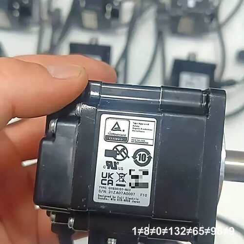 伺服电机GYB201D7-RC2，200W，单相，带线，议价