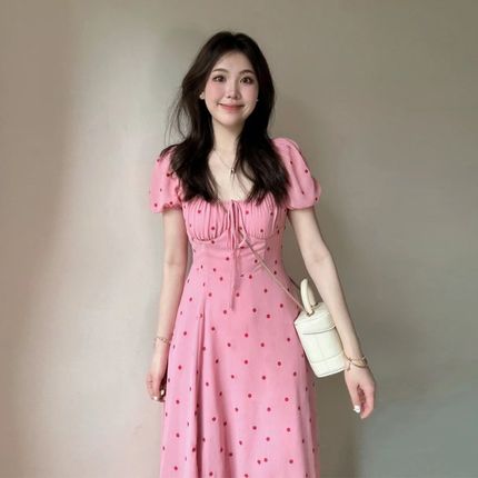 高级感收腰显瘦连衣裙女夏季法式泡泡袖方领波点气质绝.美粉色长