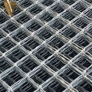 镀锌菱形美格网片不锈钢养殖防护隔离网狗笼围栏铁丝防盗焊接网