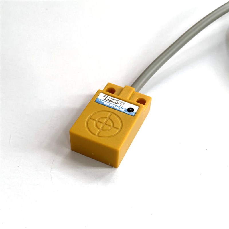 3线扁平方形接近开k关TL-W8MC1 C2 B1 B2金属感应远距离限位传感