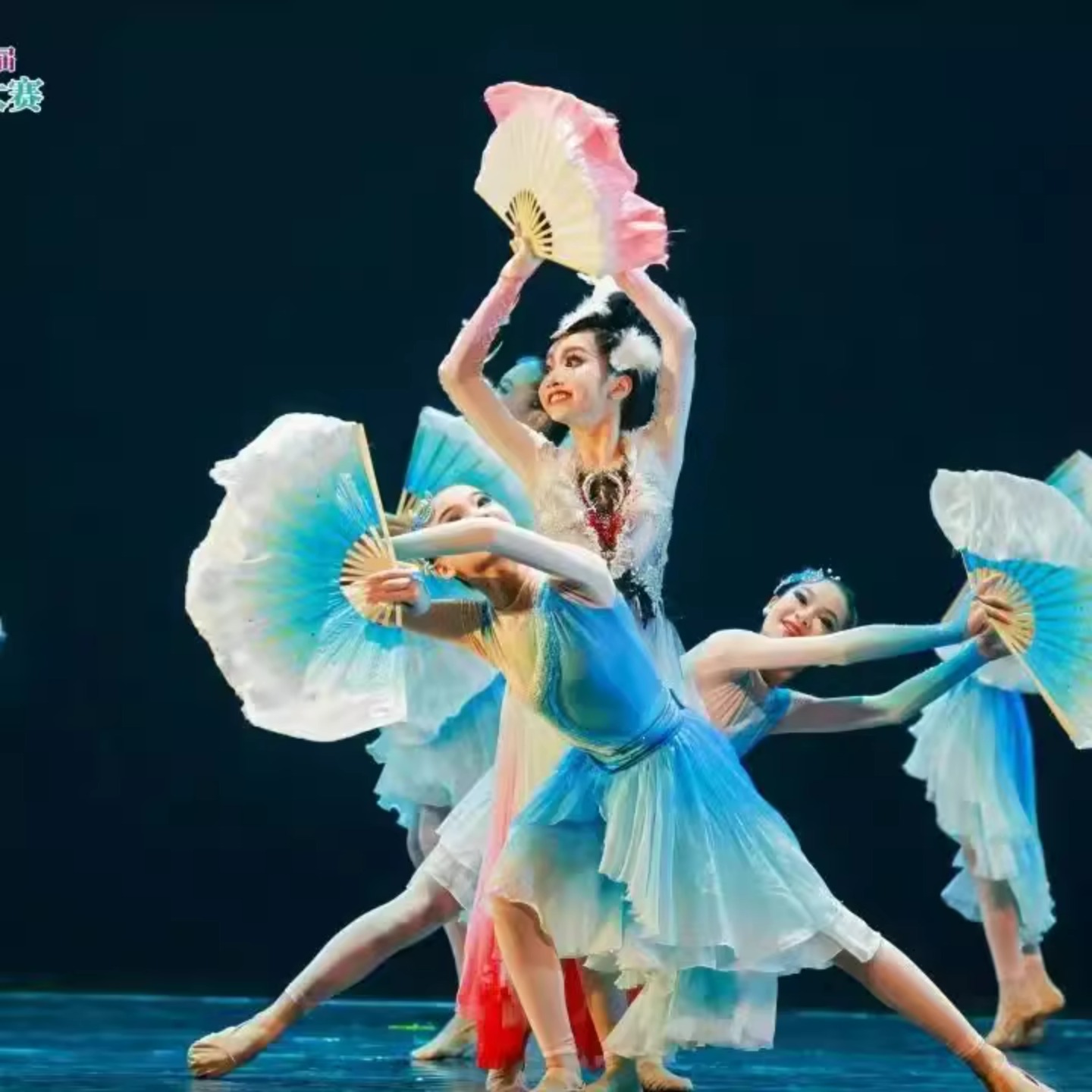 第十三届小荷风采风中灵雀舞蹈演出表演服古典舞儿童舞台剧秧歌服