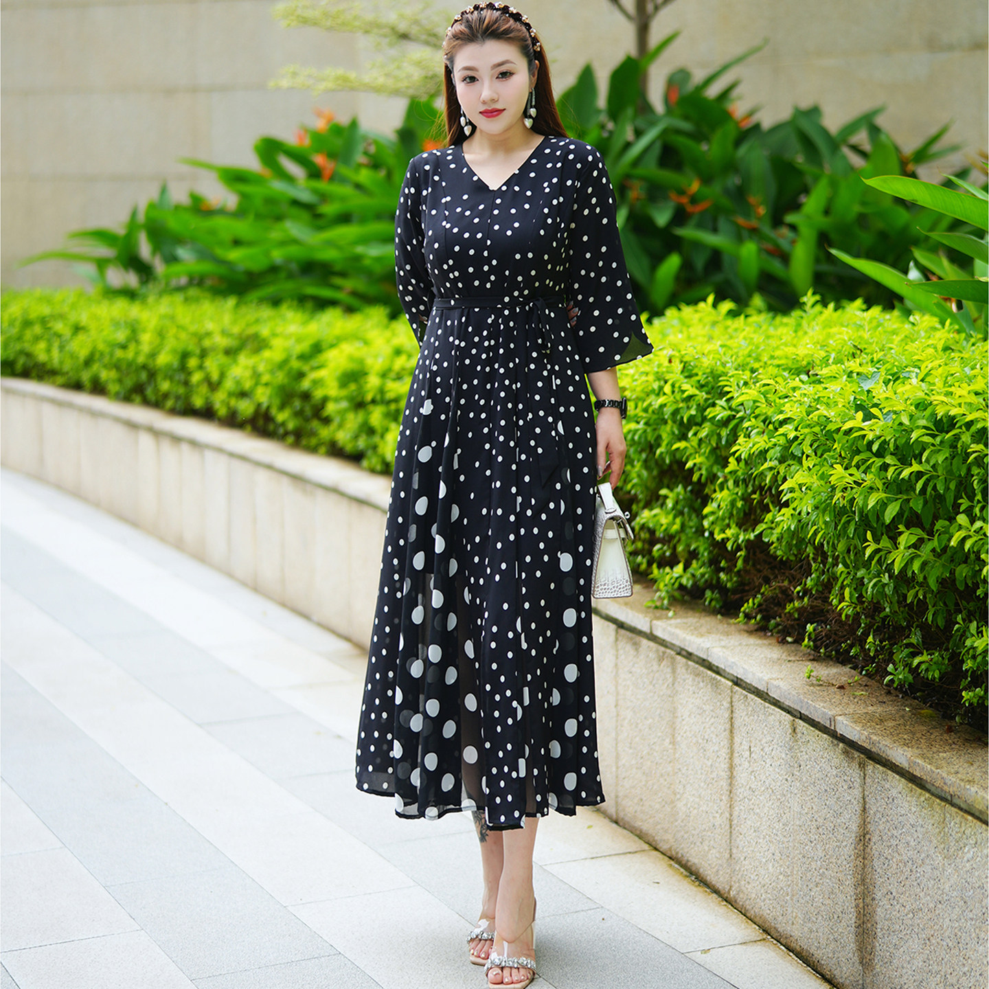XYD71664法式V领简约波点绑带收腰显瘦小黑裙大码女装轻奢连衣裙,女装/女士精品,大码连衣裙,淘宝优惠券,粉丝福利购,淘宝优惠卷