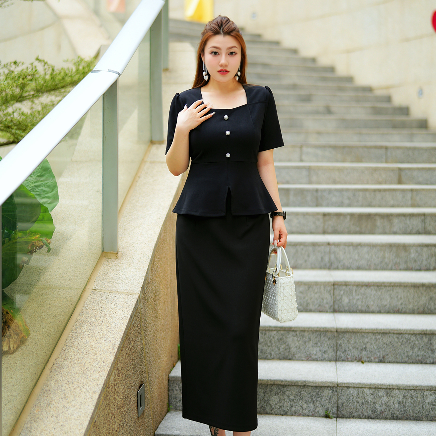 XYD71532/XYD71348气质方领上衣纯黑洋气半身裙薄款大码两件套装