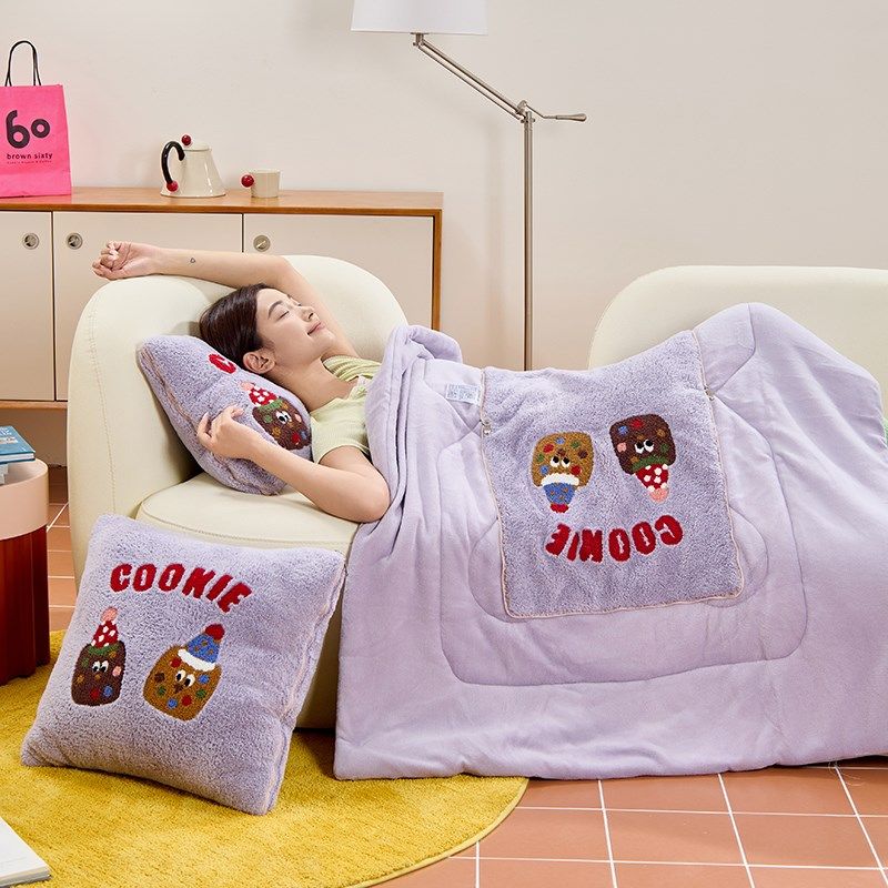 折叠加厚卡通抱枕被子两用车载靠垫沙发盖毯午休二合一双面绒新款
