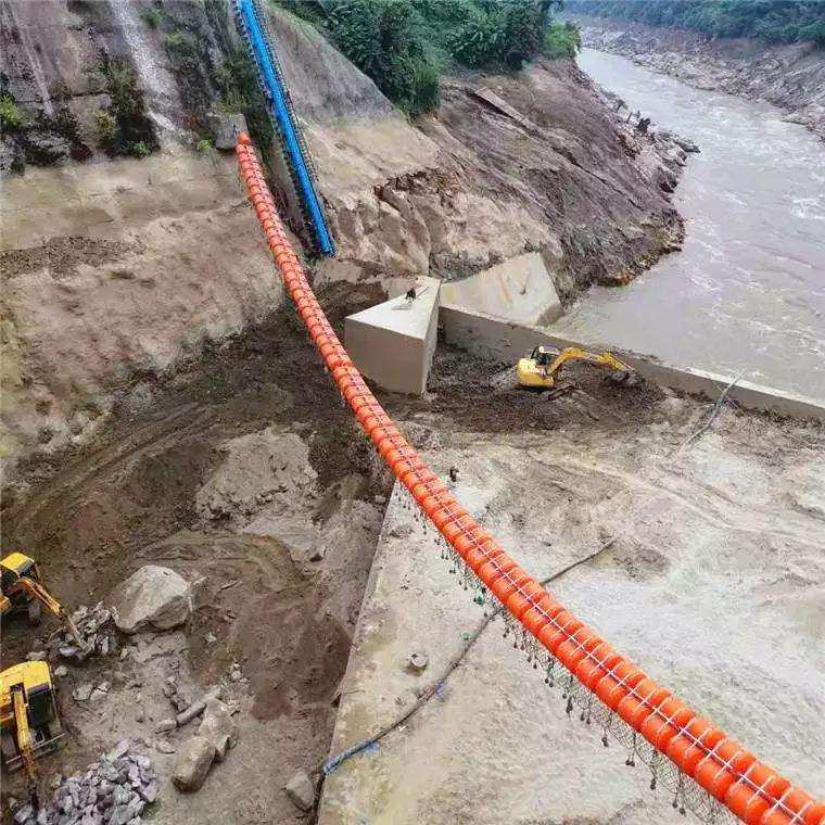 海上浮筒带拦污网 库区锚链悬索拦污排安装现场图 聚乙烯塑料浮排
