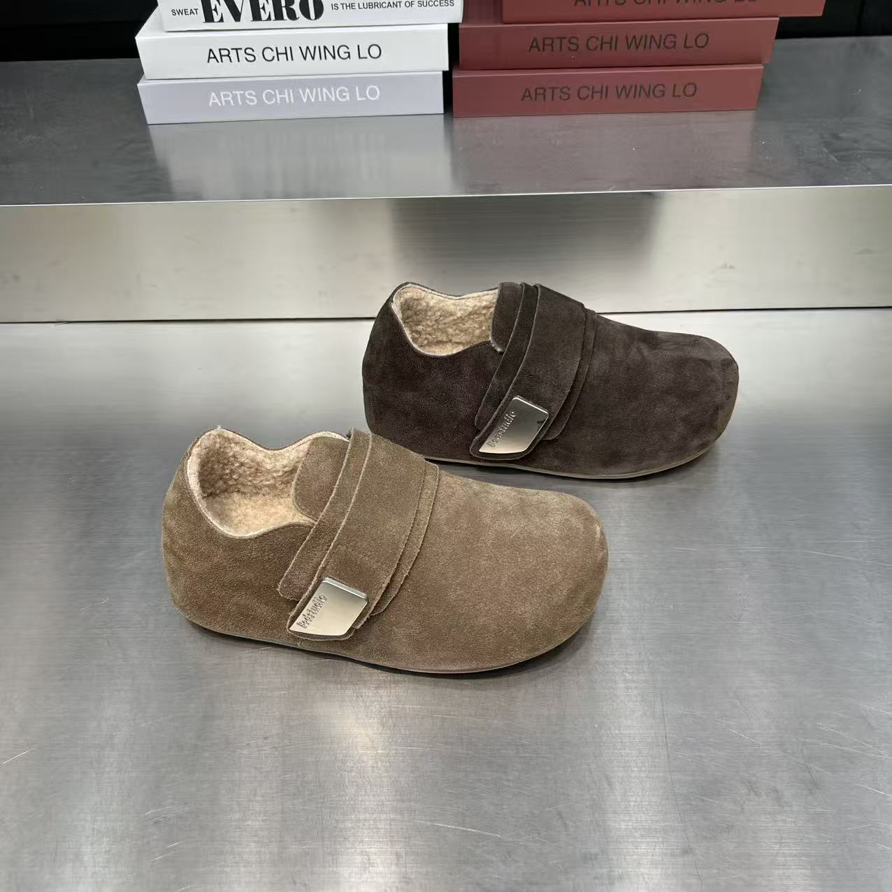 真皮雪地靴女2025冬季新款复古丑萌魔术贴加绒加厚内增高勃肯棉鞋