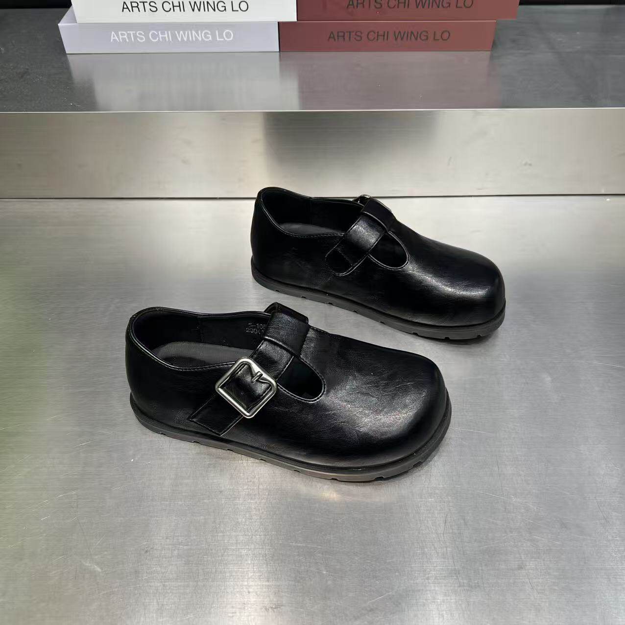 新款真皮厚底勃肯鞋女2026春季新款复古英伦风皮带扣休闲乐福鞋潮