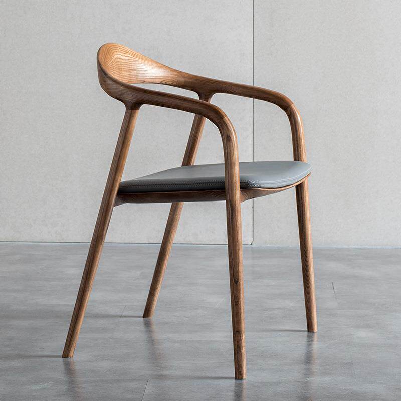 北欧家用轻奢实木椅子餐厅书桌现代简约凳成人白蜡木新中式创意椅