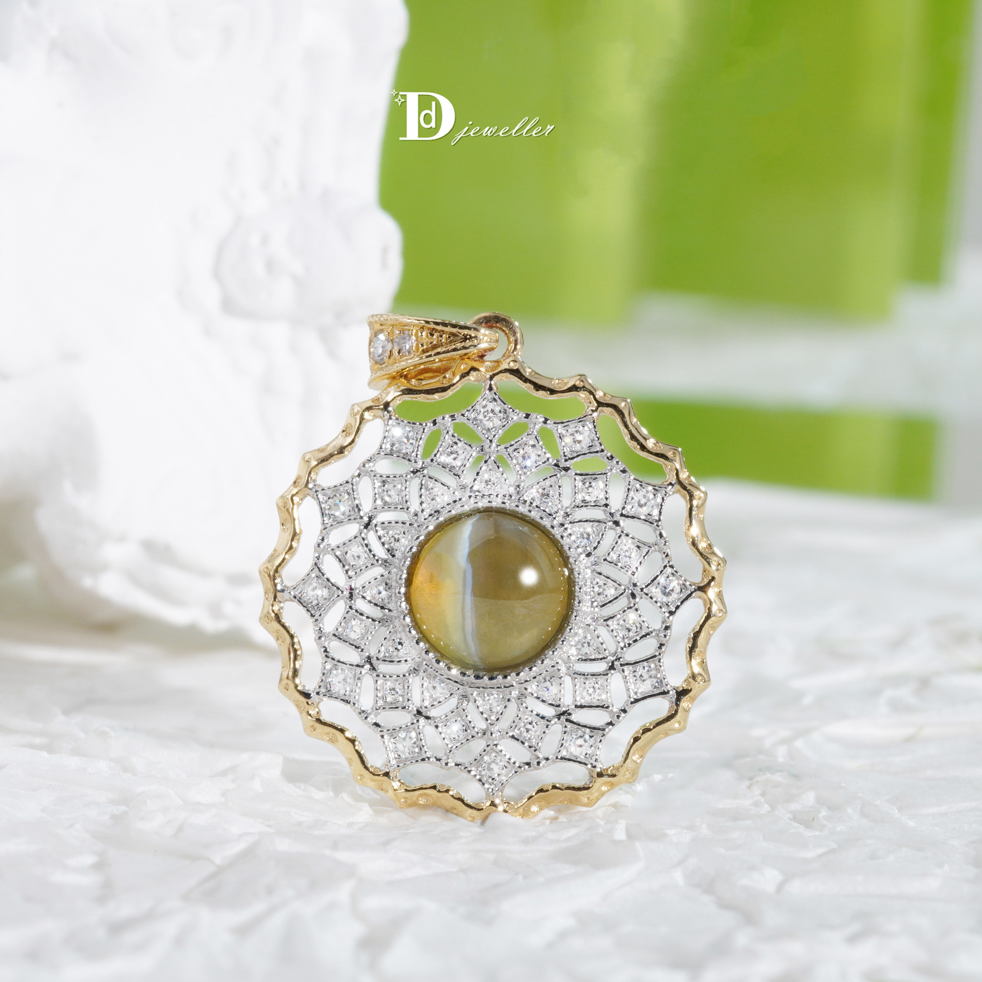 【珠宝人DD】现货18k金镶嵌钻石伴金绿宝猫眼石吊坠猫眼灵动套系