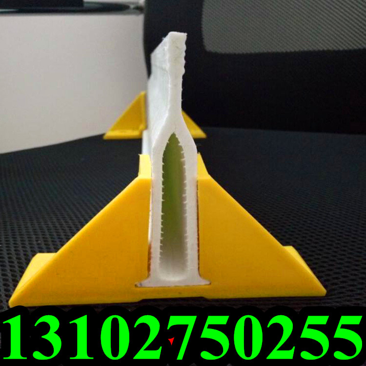 养殖场漏粪板支撑横梁托架猪舍保育床产床三角承重梁玻璃钢地板梁