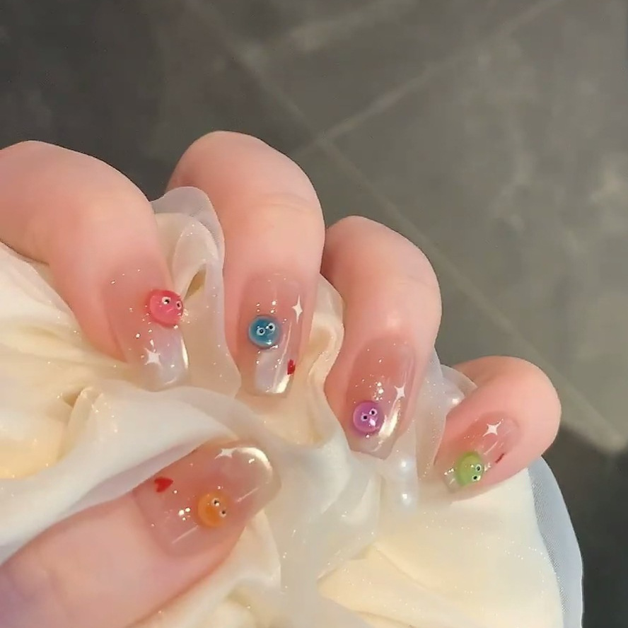 新款纯手工穿戴甲糖豆儿美甲夏日童趣风爆闪猫眼法式假指甲贴片