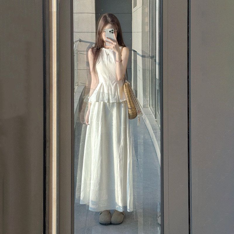 韩版时尚通勤风穿搭一整套设计无袖上衣搭配高腰显瘦半身裙女学生