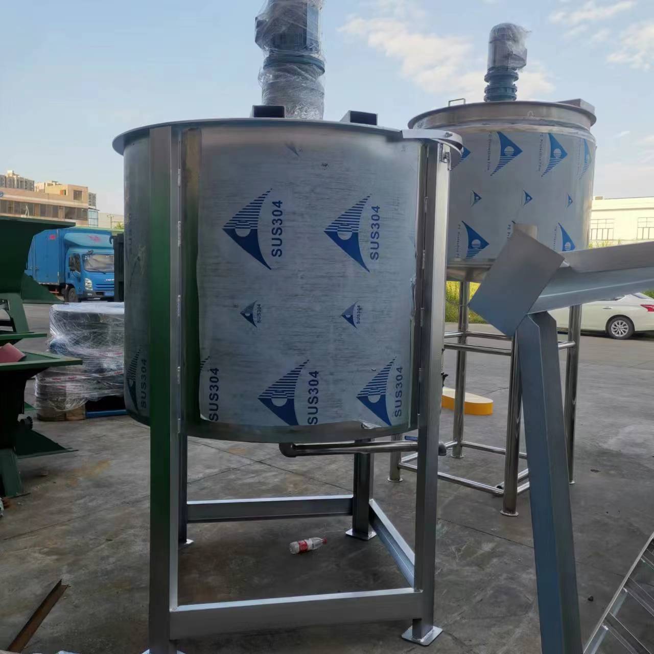 加厚不锈钢搅拌罐不锈钢液体搅拌机1吨液体搅拌机立式液体搅拌机