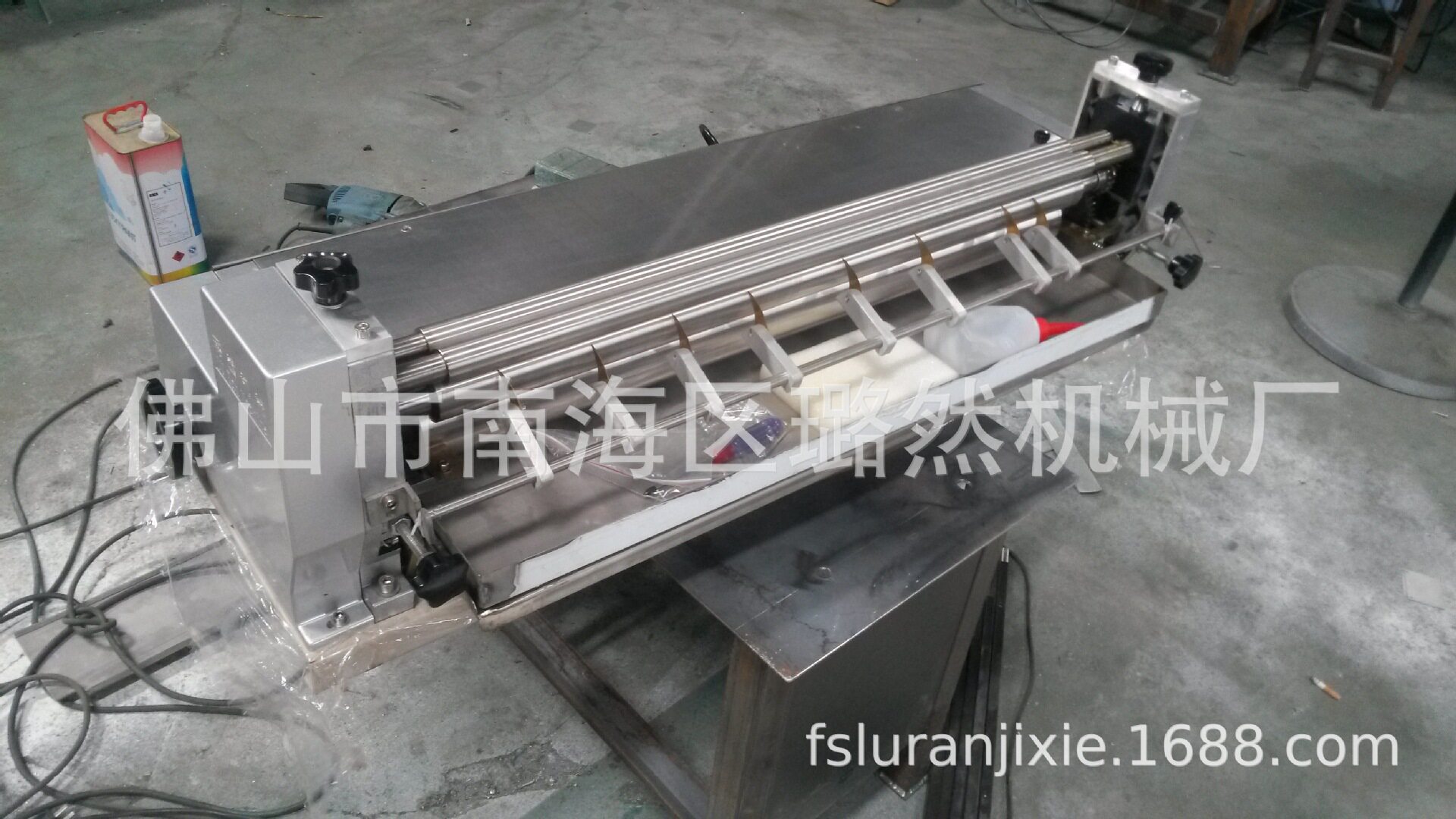 LR700全不锈钢调速胶水机