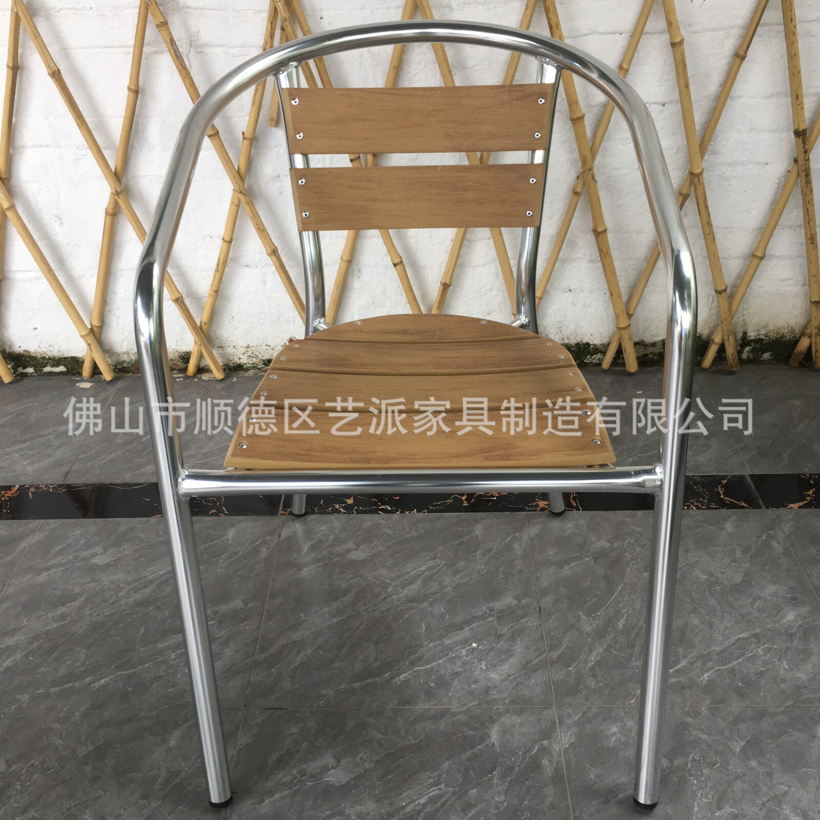 户外塑木简约现代餐桌椅五件套