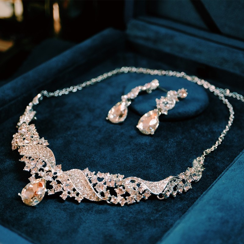 法式轻奢新娘主婚纱一字肩晚礼服配饰晚宴项链耳环结婚高级感大气