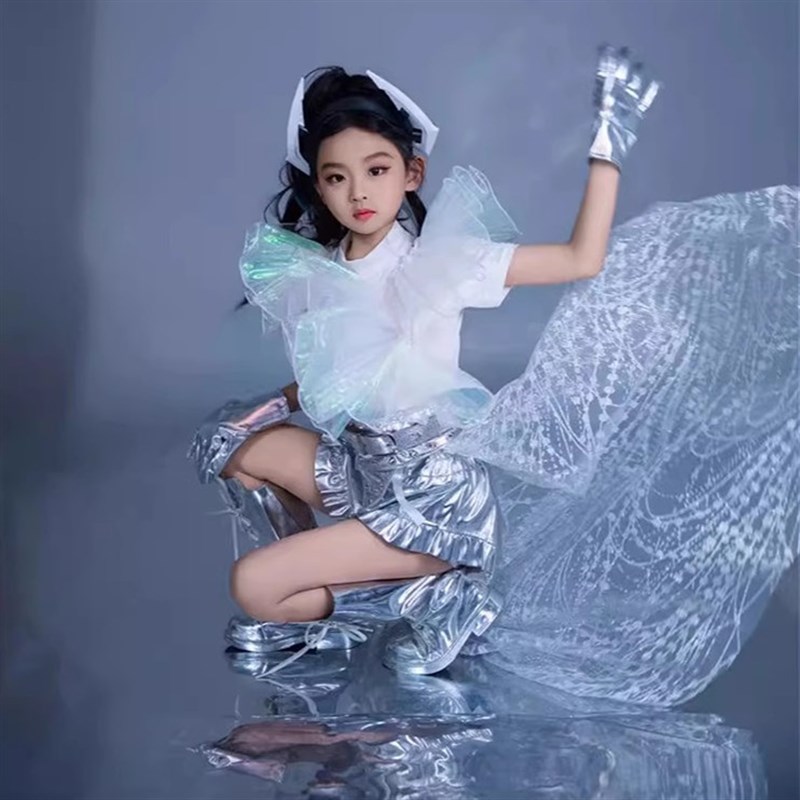 女童模特t台演出服闪光拖尾元宇宙机械风科技感潮服未来感走秀服8