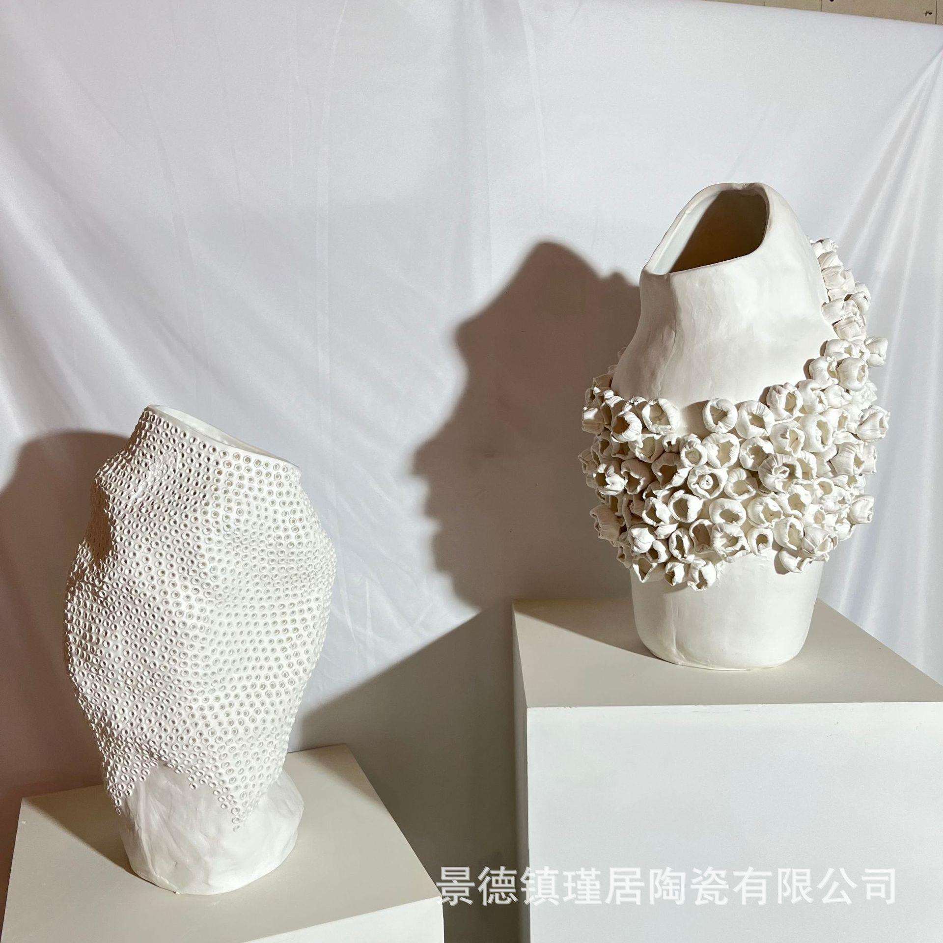 极简风软装欧式纯手工重工手捏花苞陶瓷简约花瓶摆件、玄关样板间