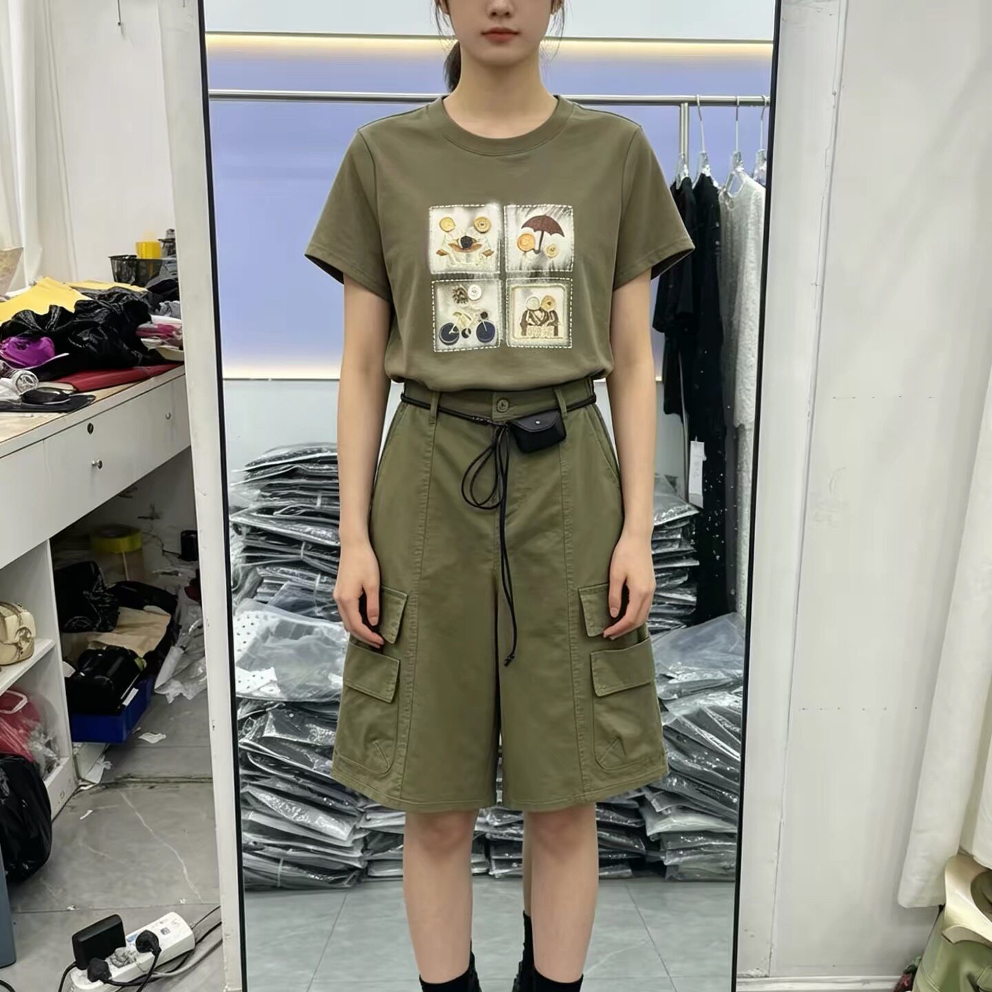 现货新款韩系jun 绿色纽扣简约短袖T恤女慵懒风圆领上衣