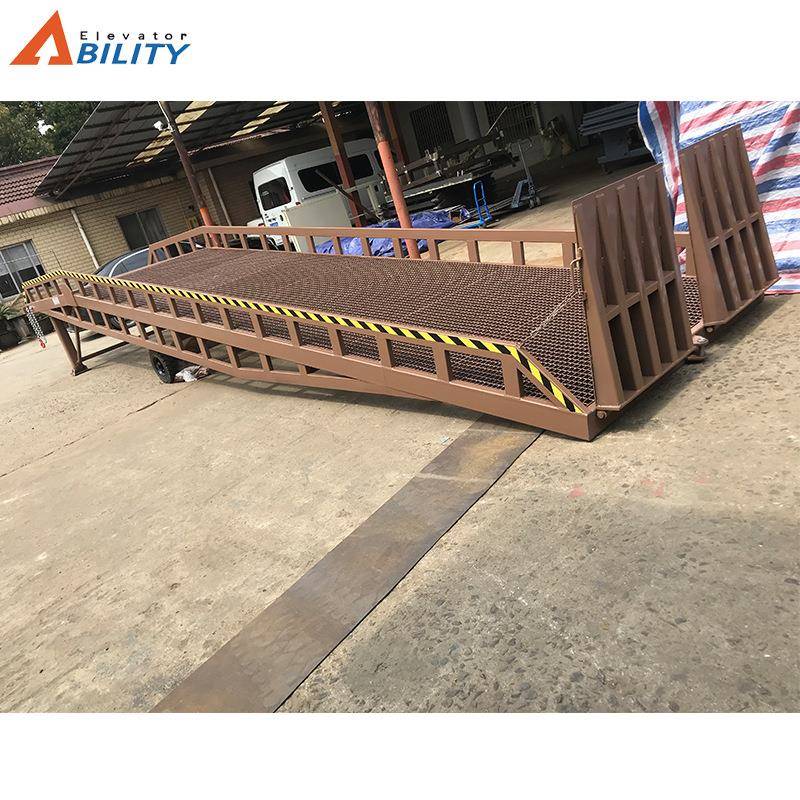 物流集装箱装卸移动式登车桥6810吨卸货移动式液压登车桥厂家