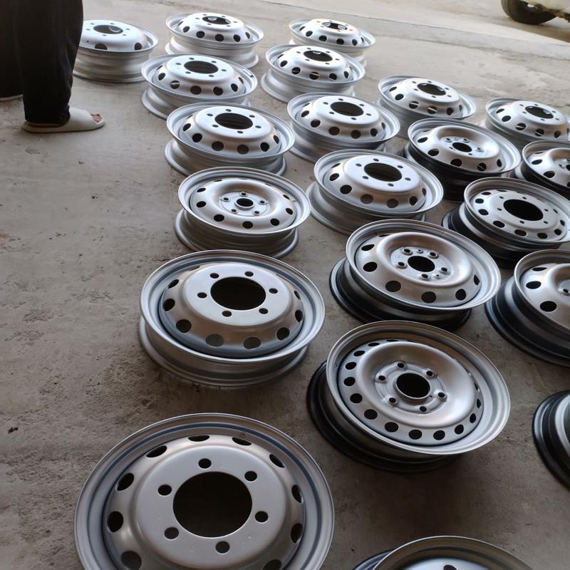 议价二手依维柯真空钢圈，650R16轮胎专用，无伤无补无变形