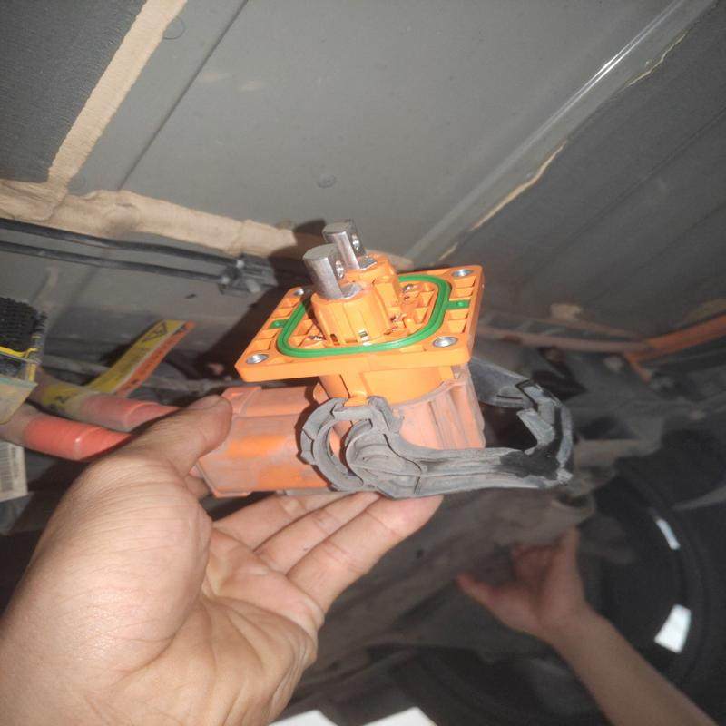 议价埃安Vplus电池包高压插头,电子元器件市场,其它元器件,淘宝优惠券,粉丝福利购,淘宝优惠卷