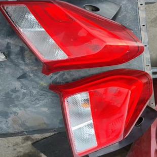 议价众泰云100PLUS后尾灯成色9成新,需要的随时可以联系
