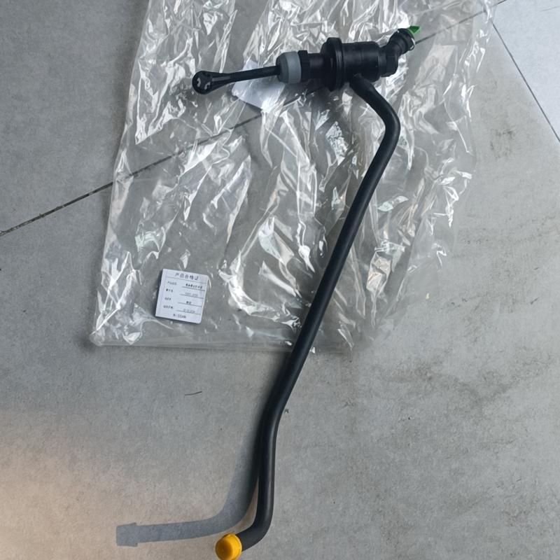 议价NV200离合器总泵全新原厂