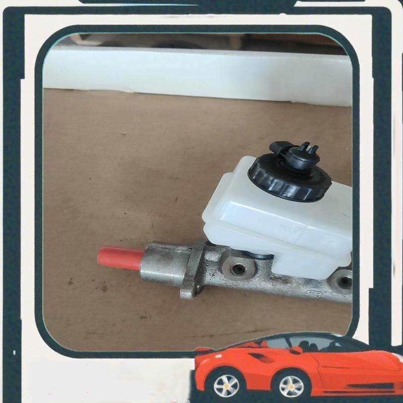 议价桑塔纳刹车总泵，普桑刹车总泵带油壶，带盖，全新库存，包邮