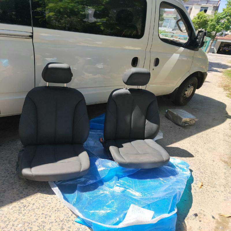 议价宝马3系座椅,不变形。泡水车拆下来的,左前座椅皮子有一点