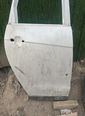 议价凯迪拉克SRX右后车门白色，