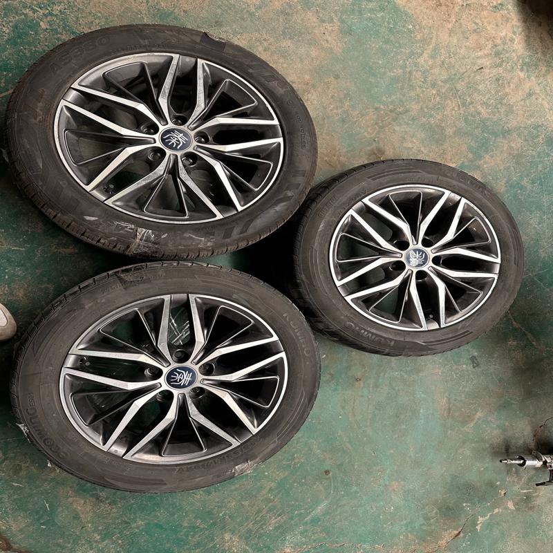 议价比亚迪秦plus 17寸轮毂拆车带胎