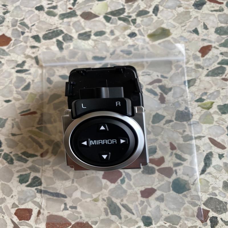 议价起亚k4凯申倒车镜开关总成后视镜调节按钮车外倒车镜调节开