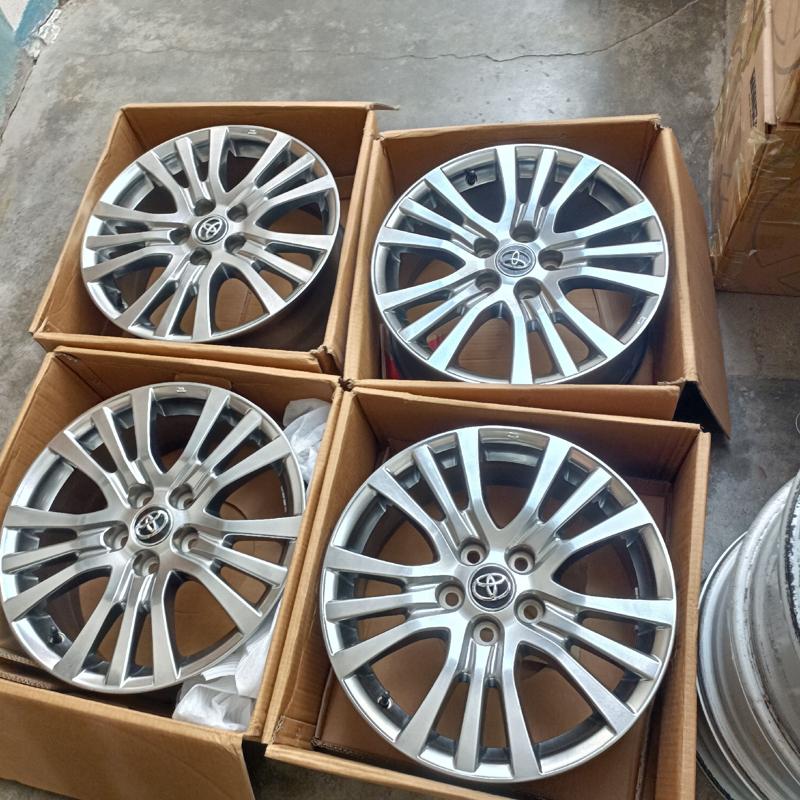 议价17寸丰田塞纳原厂原车拆车轮毂 实物拍摄 标价为单只轮毂